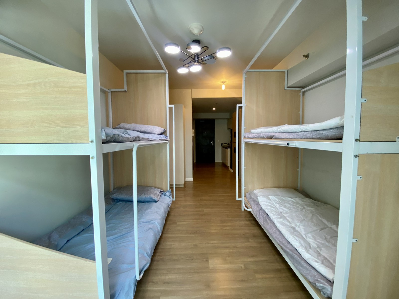 FOR SALE - STUDIO UNIT AT KROMA TOWER MAKATI!!