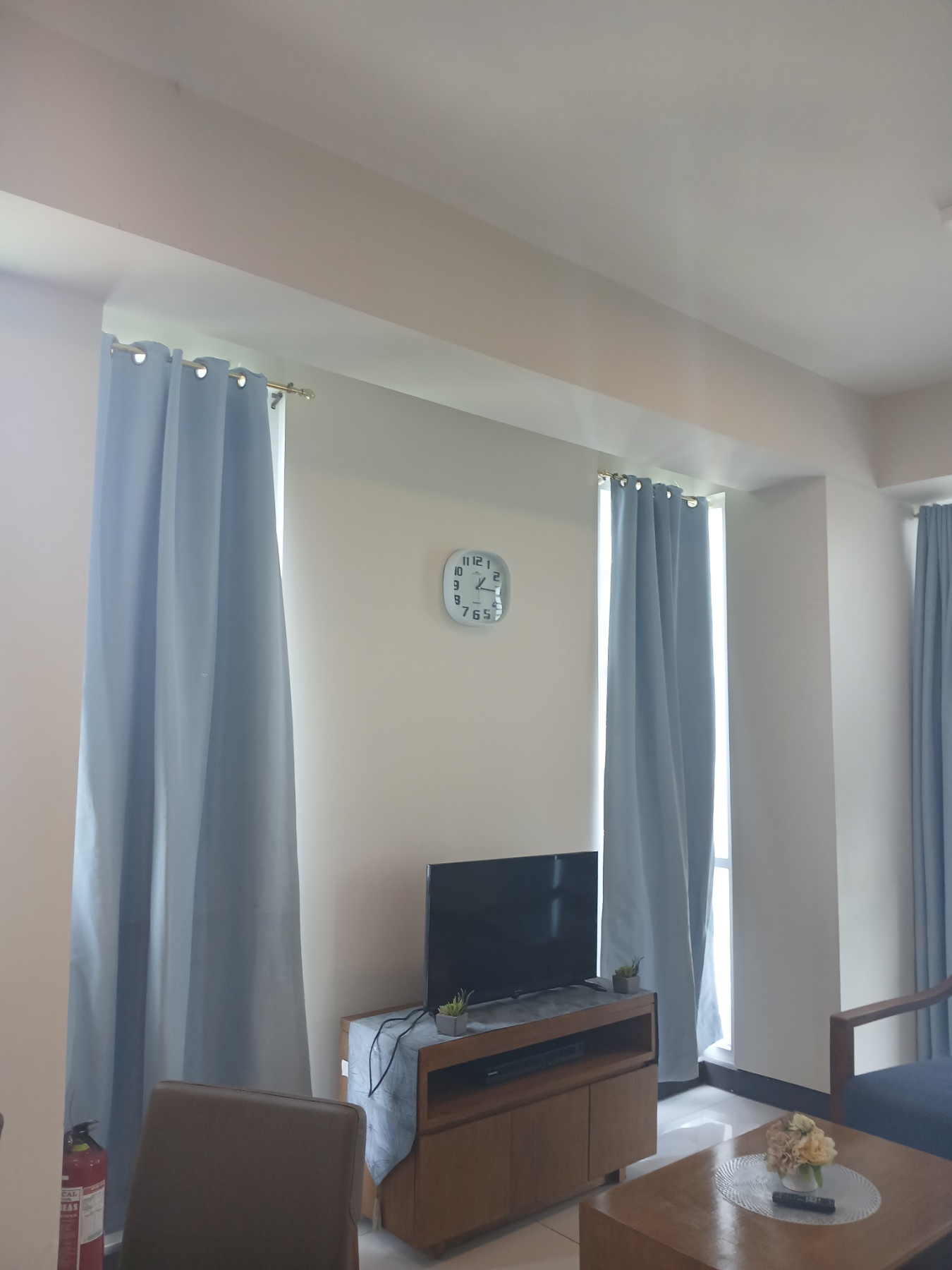 FOR RENT - 1 BEDROOM UNIT AT 8 NEWTOWN BOULEVARD!!