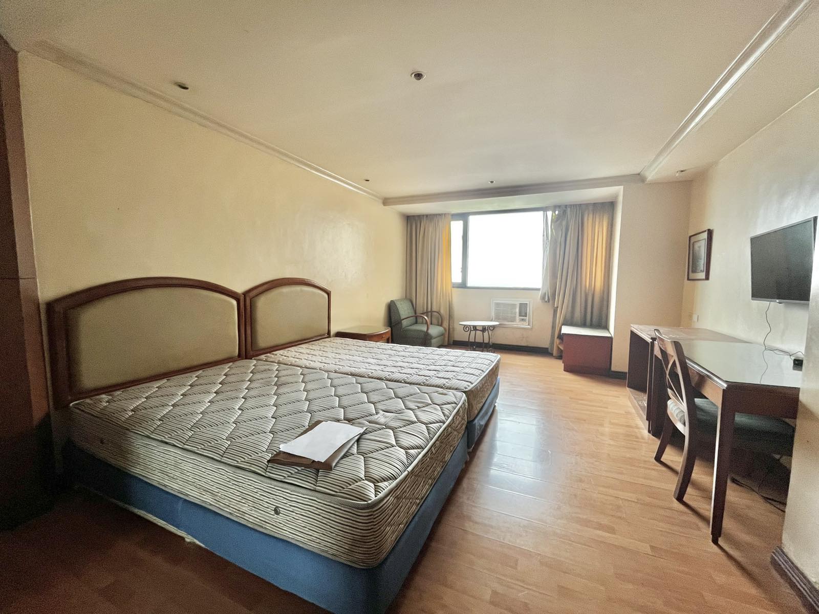 FOR SALE - STUDIO UNIT AT MAKATI PALACE HOTEL