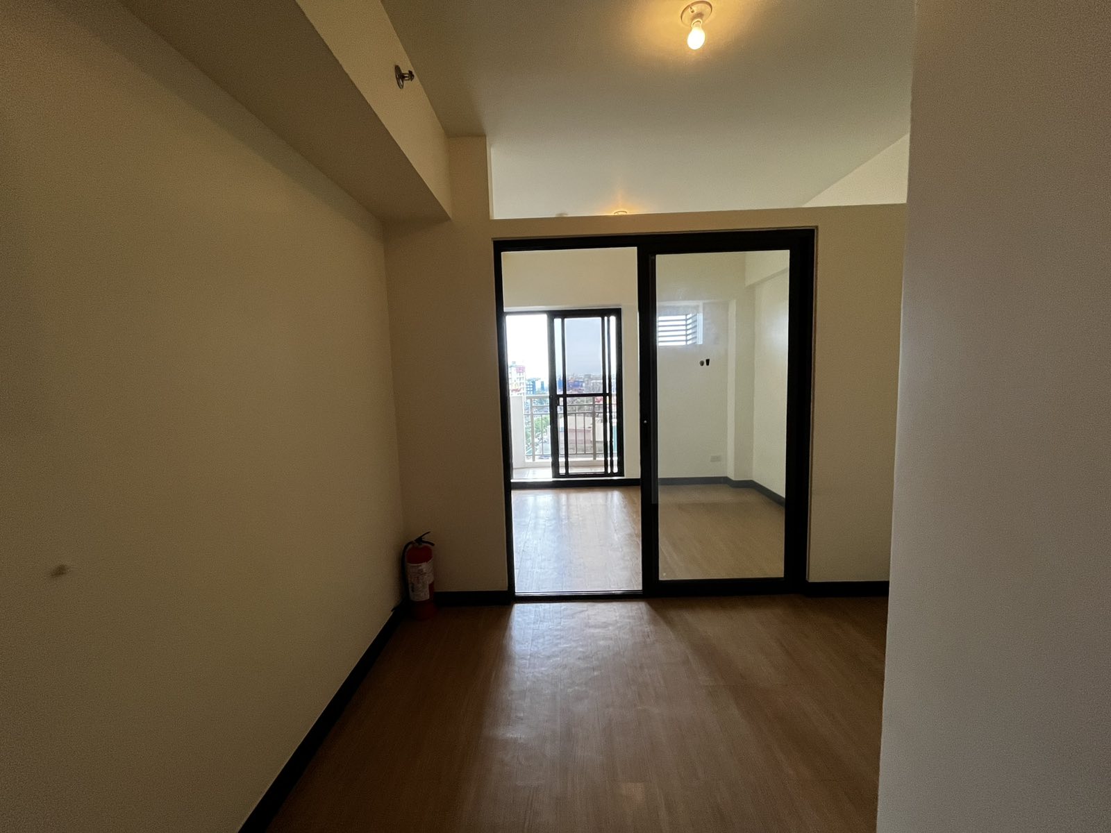 FOR SALE 1 BEDROOM UNIT AT CALATHEA PLACE LAVENDER TOWER