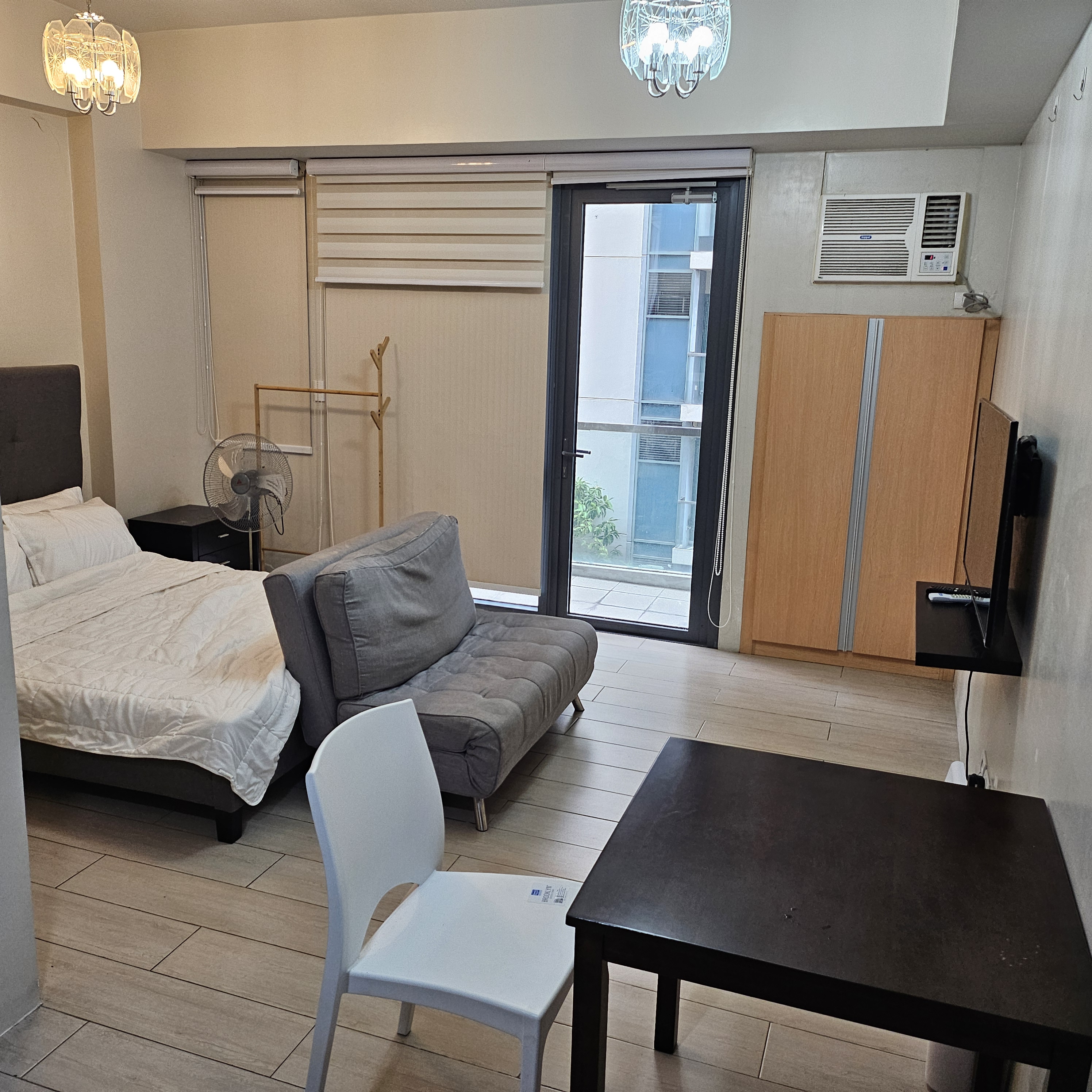 FOR SALE - STUDIO UNIT AT 81 NEWPORT BOULEVARD!!!