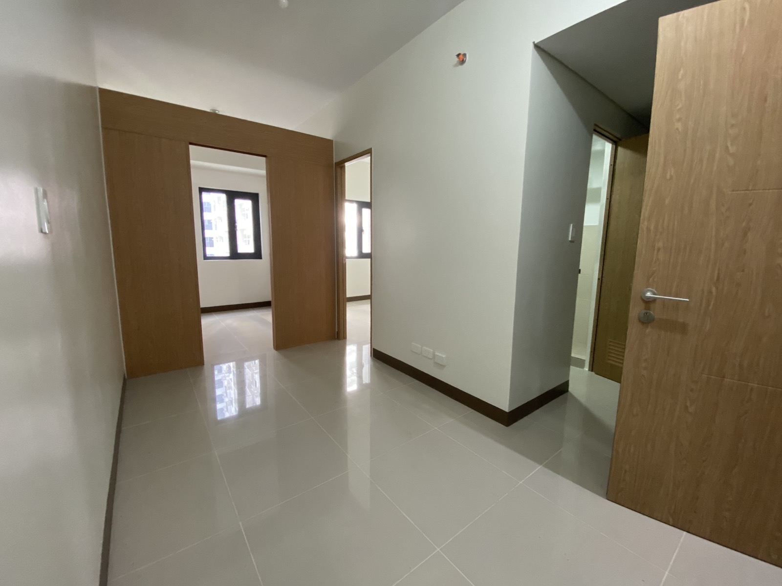 FOR SALE - 2 BEDROOM UNIT AT BLOOM RESIDENCES!!