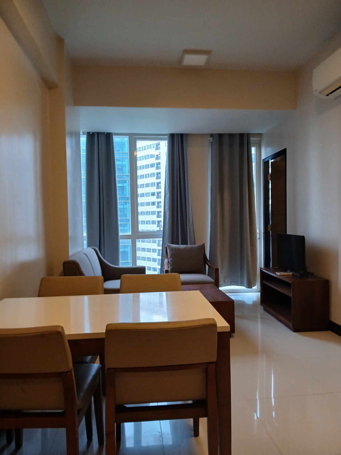 FOR RENT - 1 BEDROOM UNIT AT ONE PACIFIC RESIDENCES CEBU