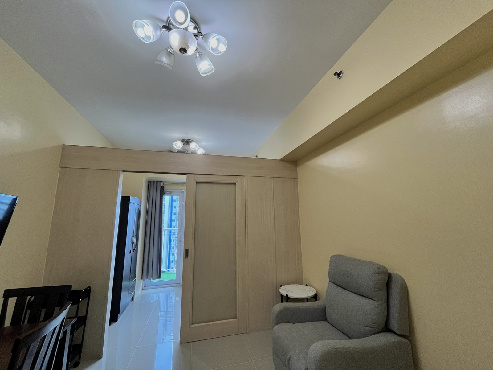 FOR RENT 1 BR AT JAZZ RESIDENCES MAKATI