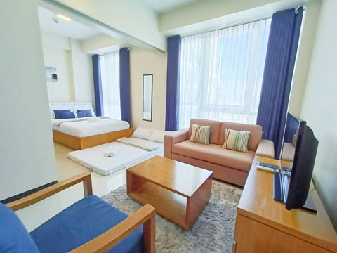 FOR RENT FOR RENT - STUDIO UNIT AT 8 NEWTOWN BOULEVARD