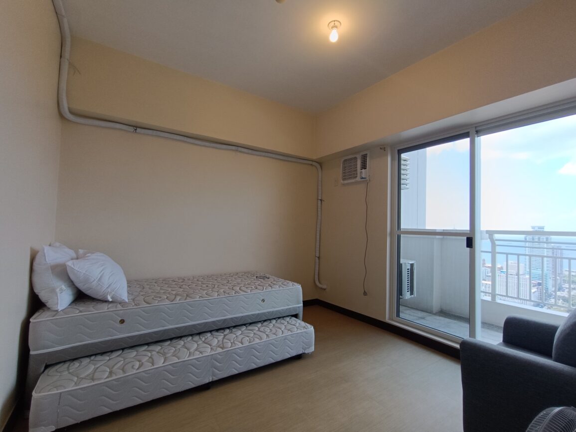 FOR SALE - 2 BEDROOM UNIT WITH BALCONY AT TORRE DE MANILA