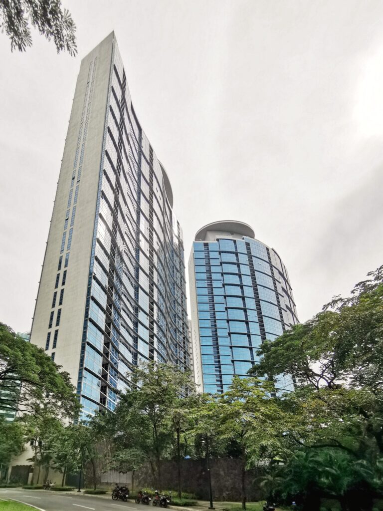 FOR SALE: 3BR UNIT AT PACIFIC PLAZA TOWERS