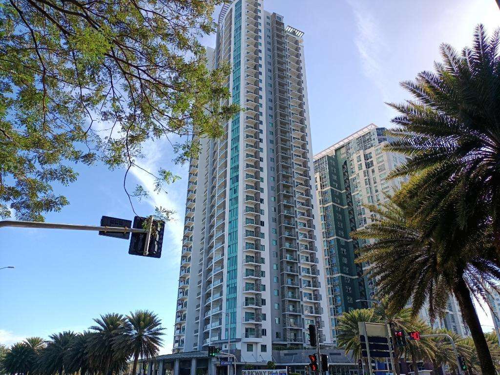 FOR SALE: 1BR UNIT AT BRISTOL AT PARKWAY PLACE