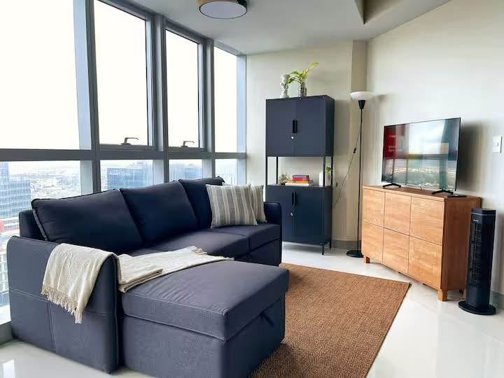 FOR SALE - 2 BEDROOM UNIT AT UPTOWN PARKSUITES