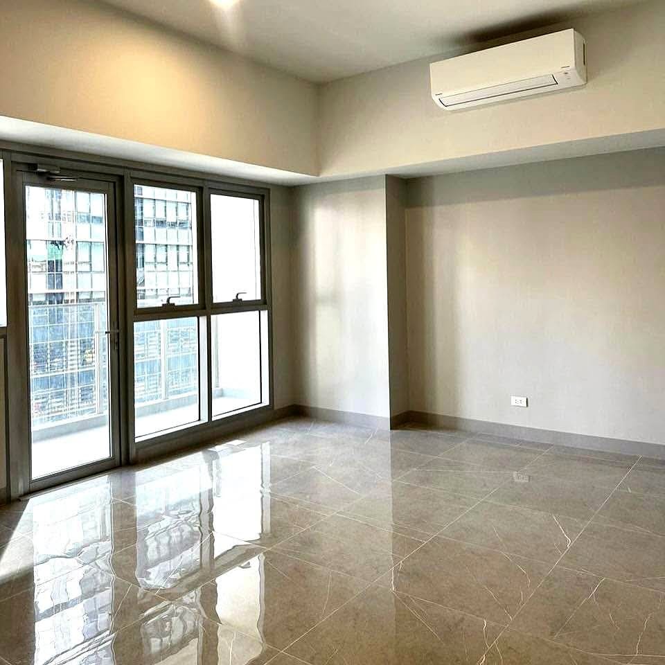 FOR SALE - 1 BEDROOM UNIT AT UPTOWN ARTS RESIDENCES BGC
