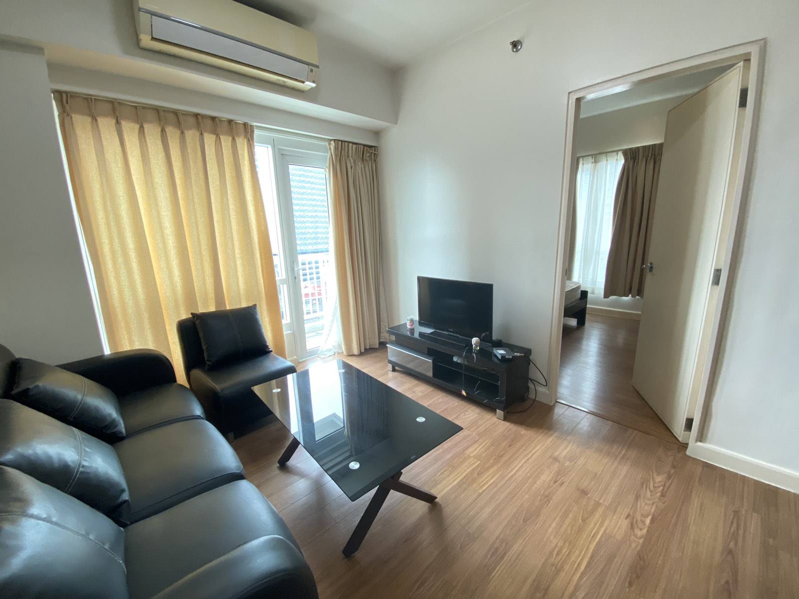 FOR SALE - 1 BEDROOM UNIT WITH BALCONY AT GRAND MIDORI TOWER 1