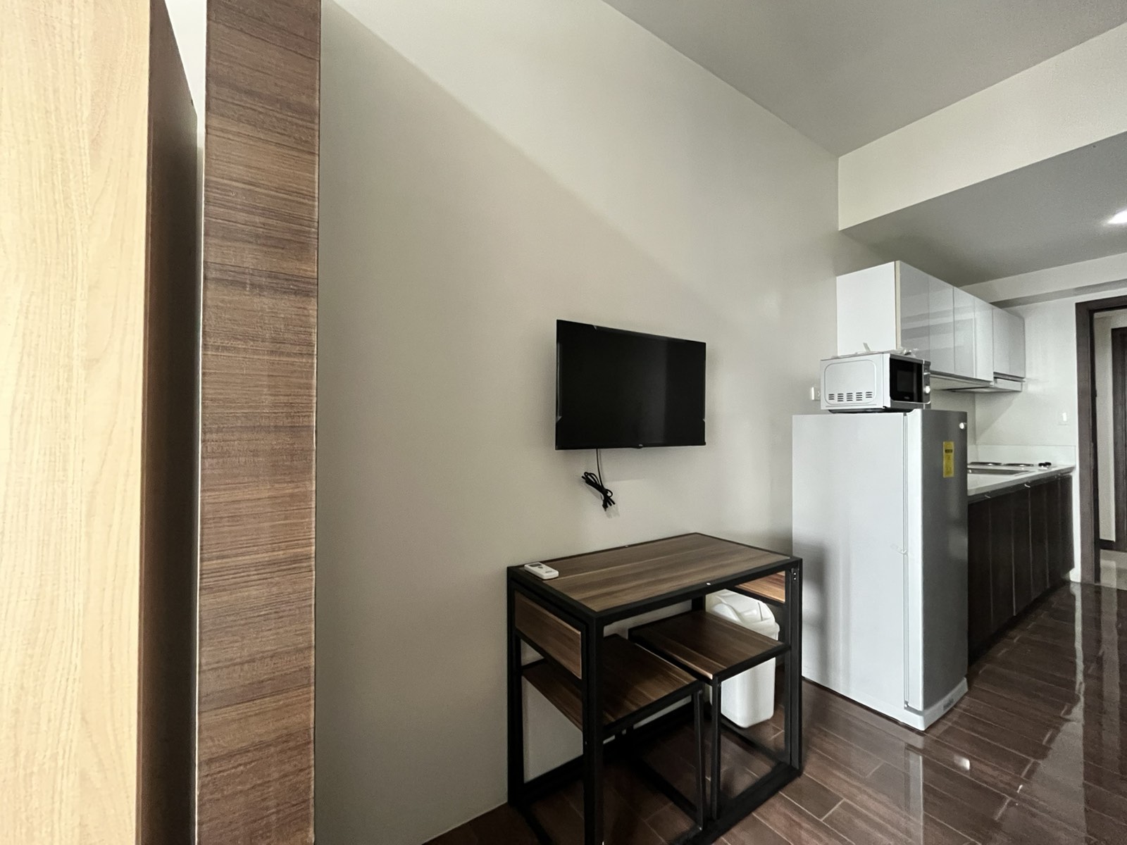 FOR RENT - ! 1 BEDROOM UNIT AT AIR RESIDENCES