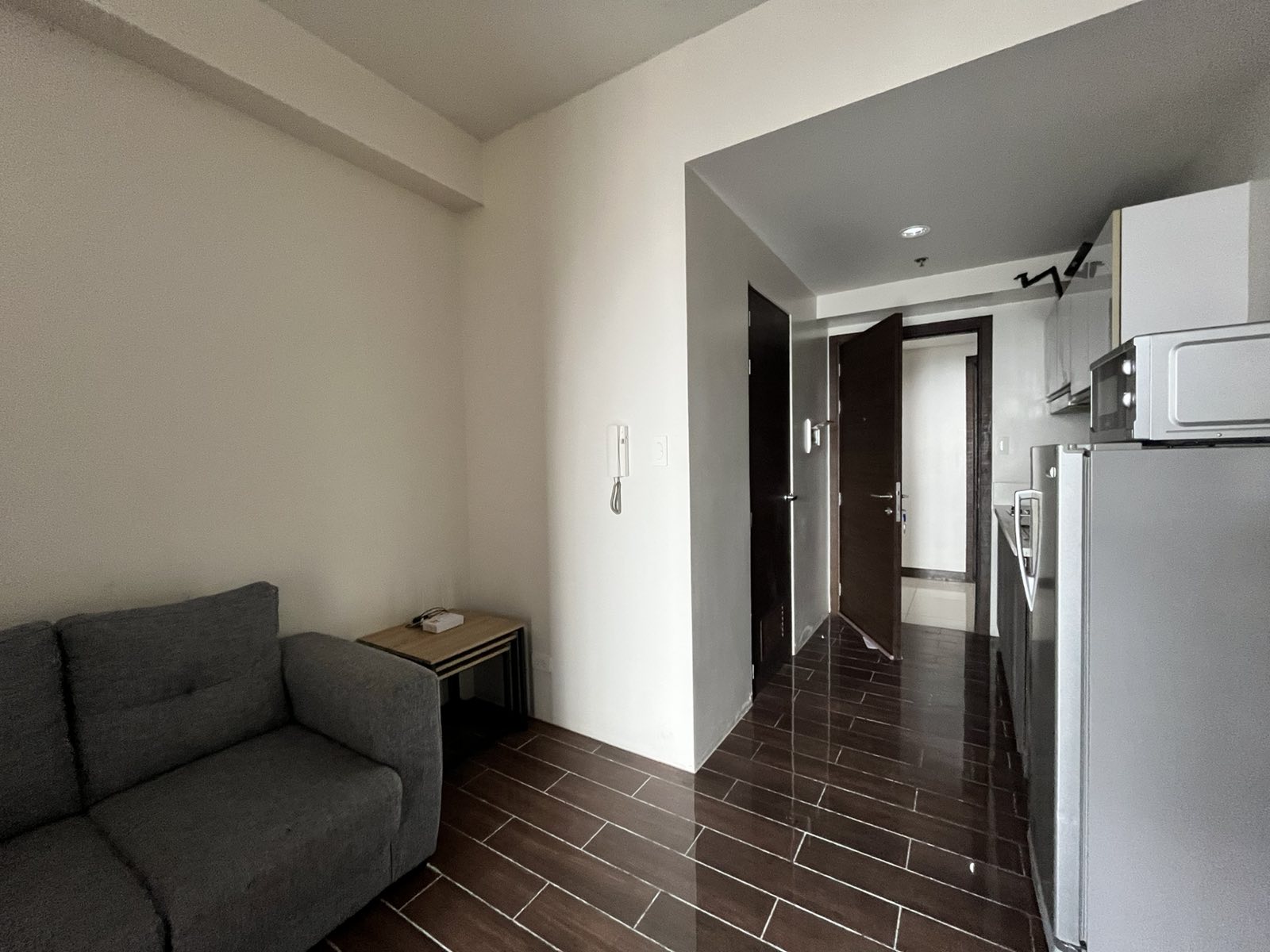 FOR RENT - ! 1 BEDROOM UNIT AT AIR RESIDENCES