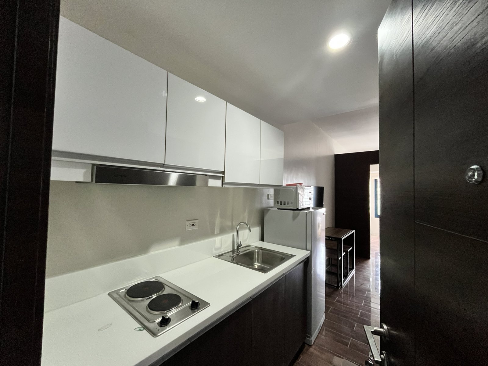 FOR LEASE 1 BEDROOM UNIT 29TH FLOOR AT AIR RESIDENCES