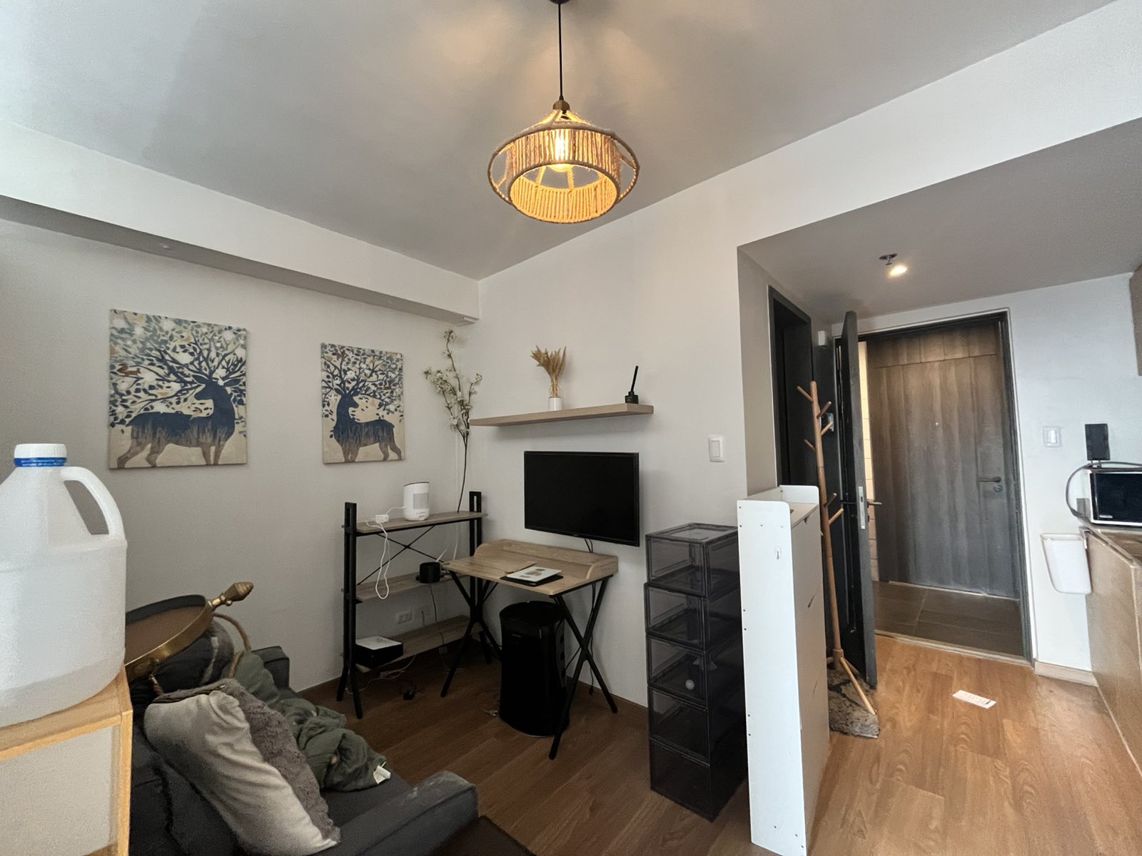 FOR LEASE! - 1 BEDROOM UNIT AT THE RISE MAKATI