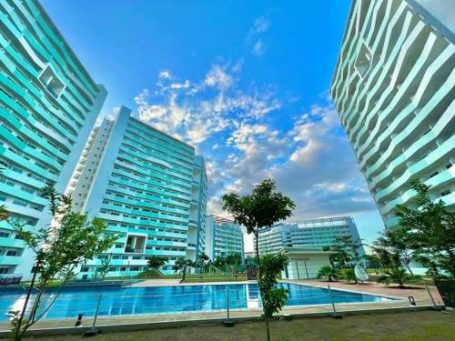 FOR SALE- 1 BEDROOM UNIT AT The Residences at Commonwealth by Century!!