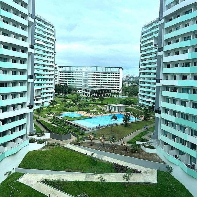 !FOR SALE- 1 BEDROOM UNIT AT The Residences at Commonwealth by Century!!