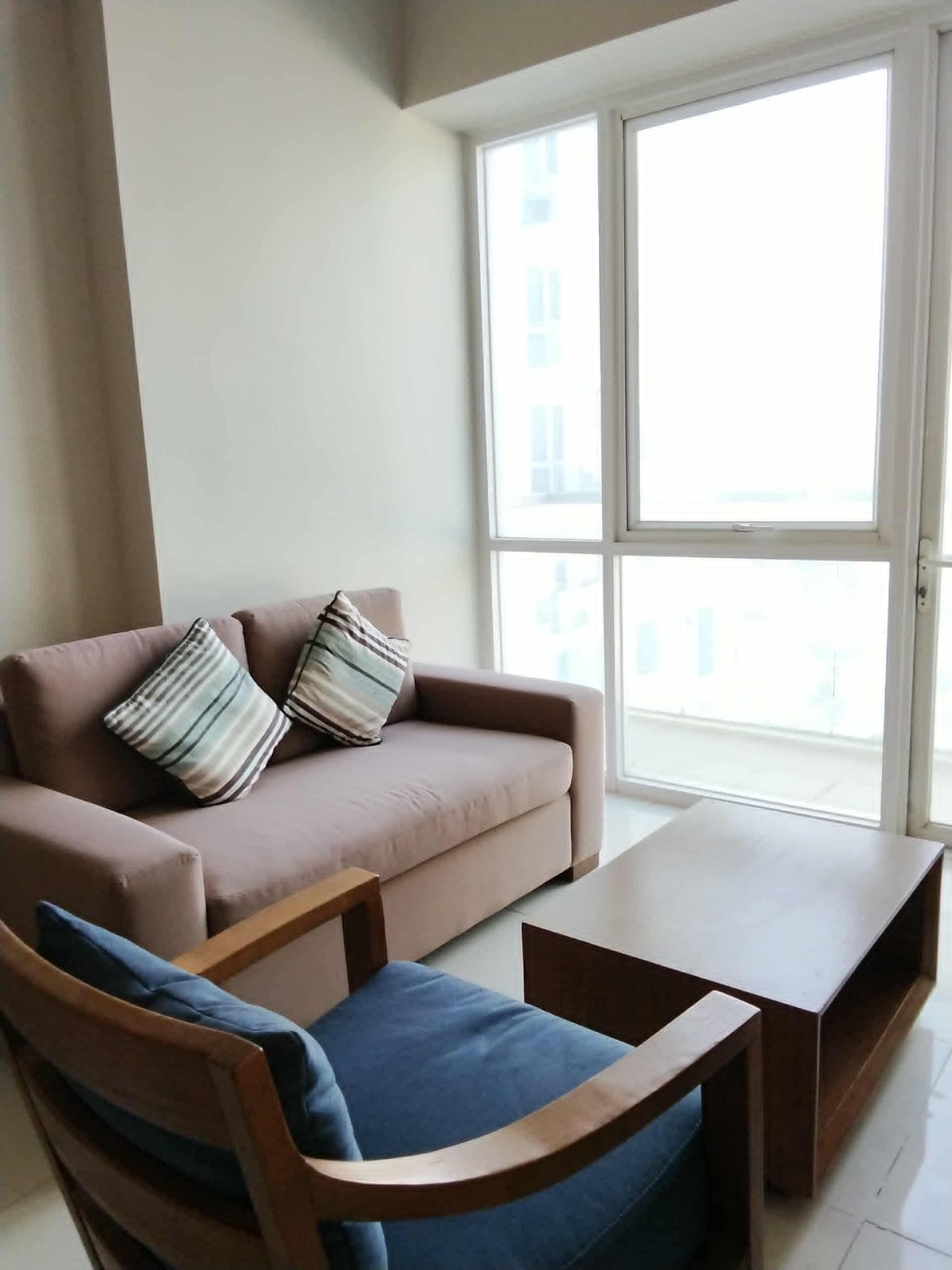 FOR SALE - 1 BEDROOM UNIT AT 8 NEWTOWN BOULEVARD