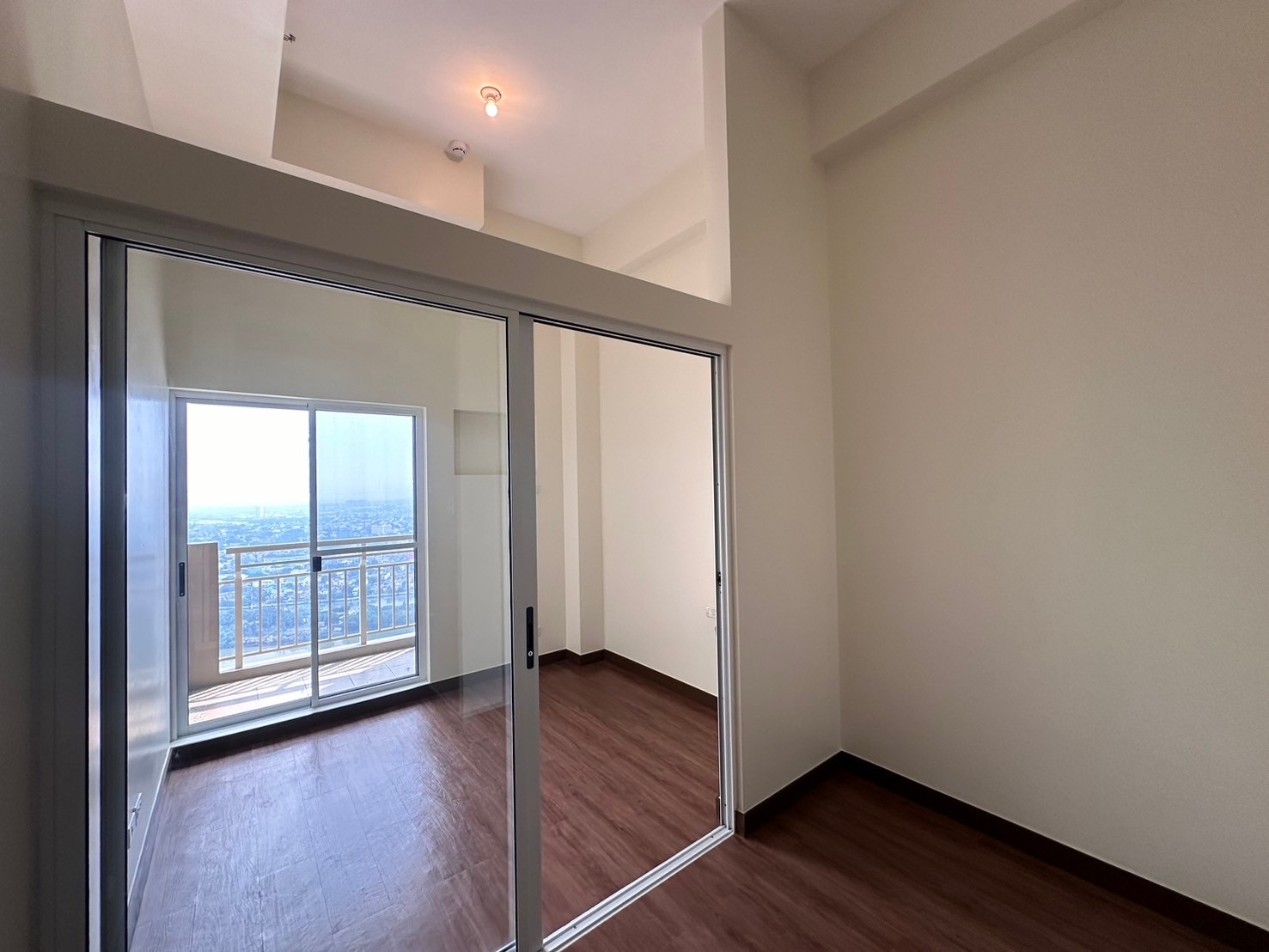 FOR RENT: 1BR UNIT AT Prisma Residences