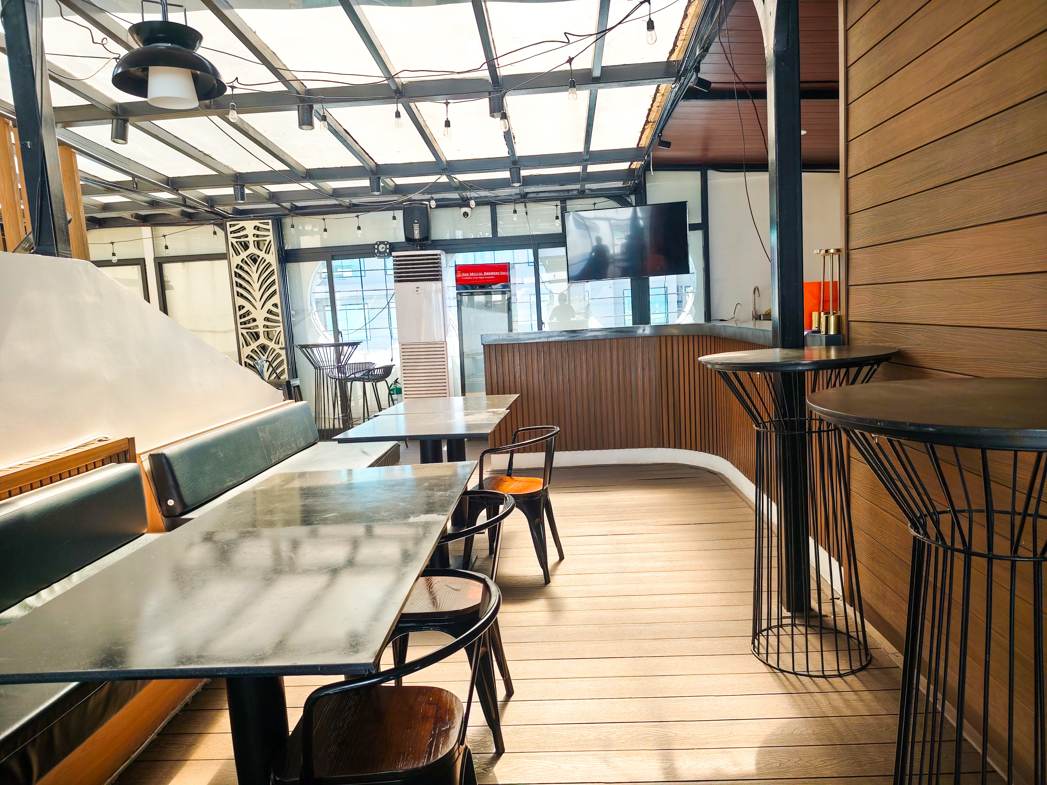 FOR RENT - BAR AREA AT BERJAYA HOTEL