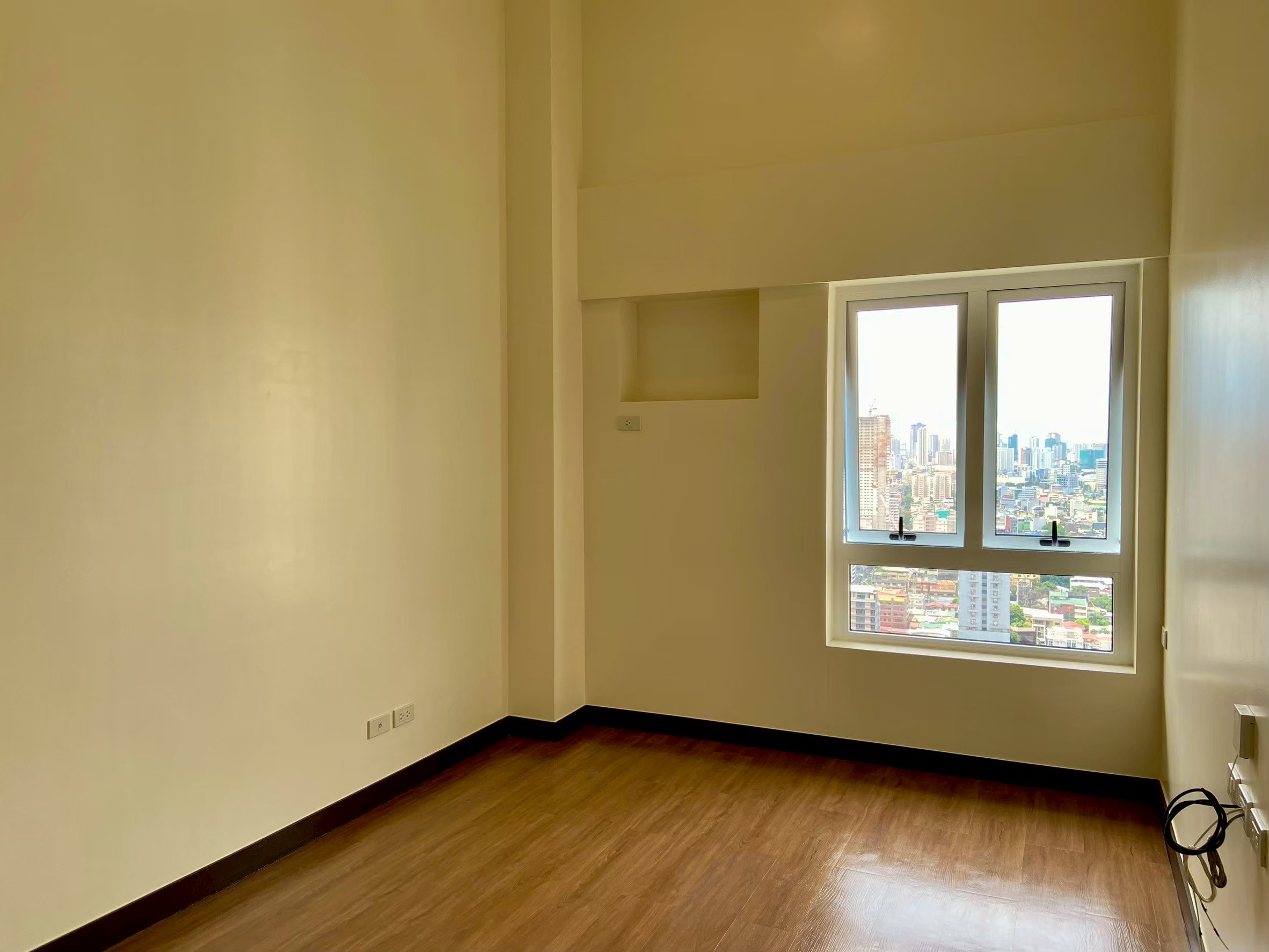 FOR RENT: Studio UNIT AT The Camden Place