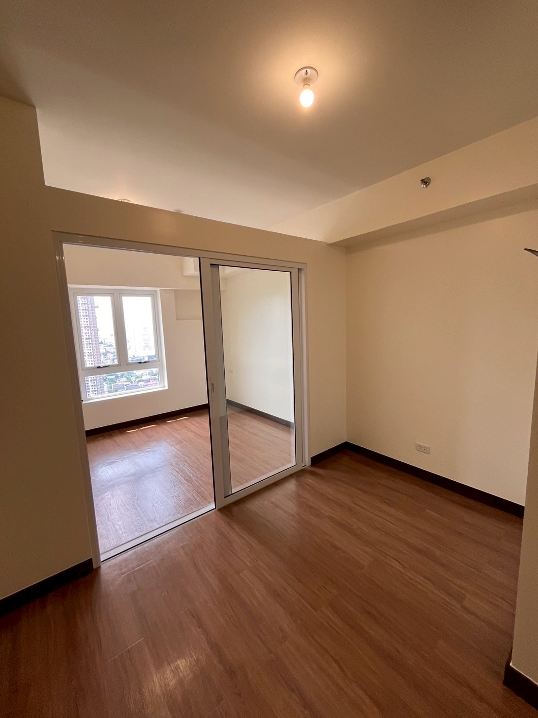 FOR RENT: 1BR UNIT AT The Camden Place