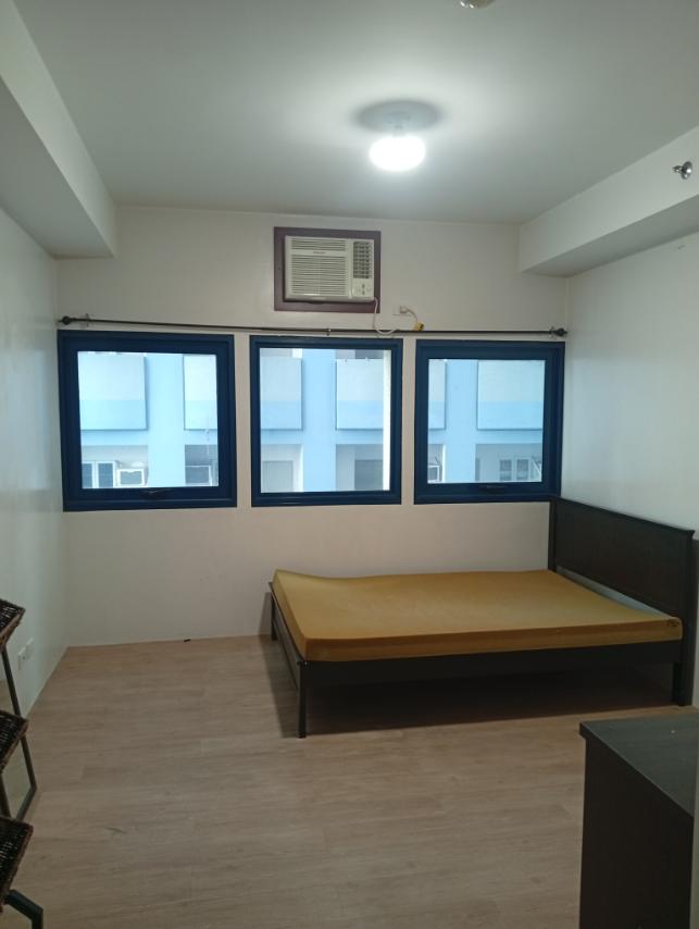 FOR RENT: STUDIO UNIT AT STUDIO A KATIPUNAN QUEZON CITY