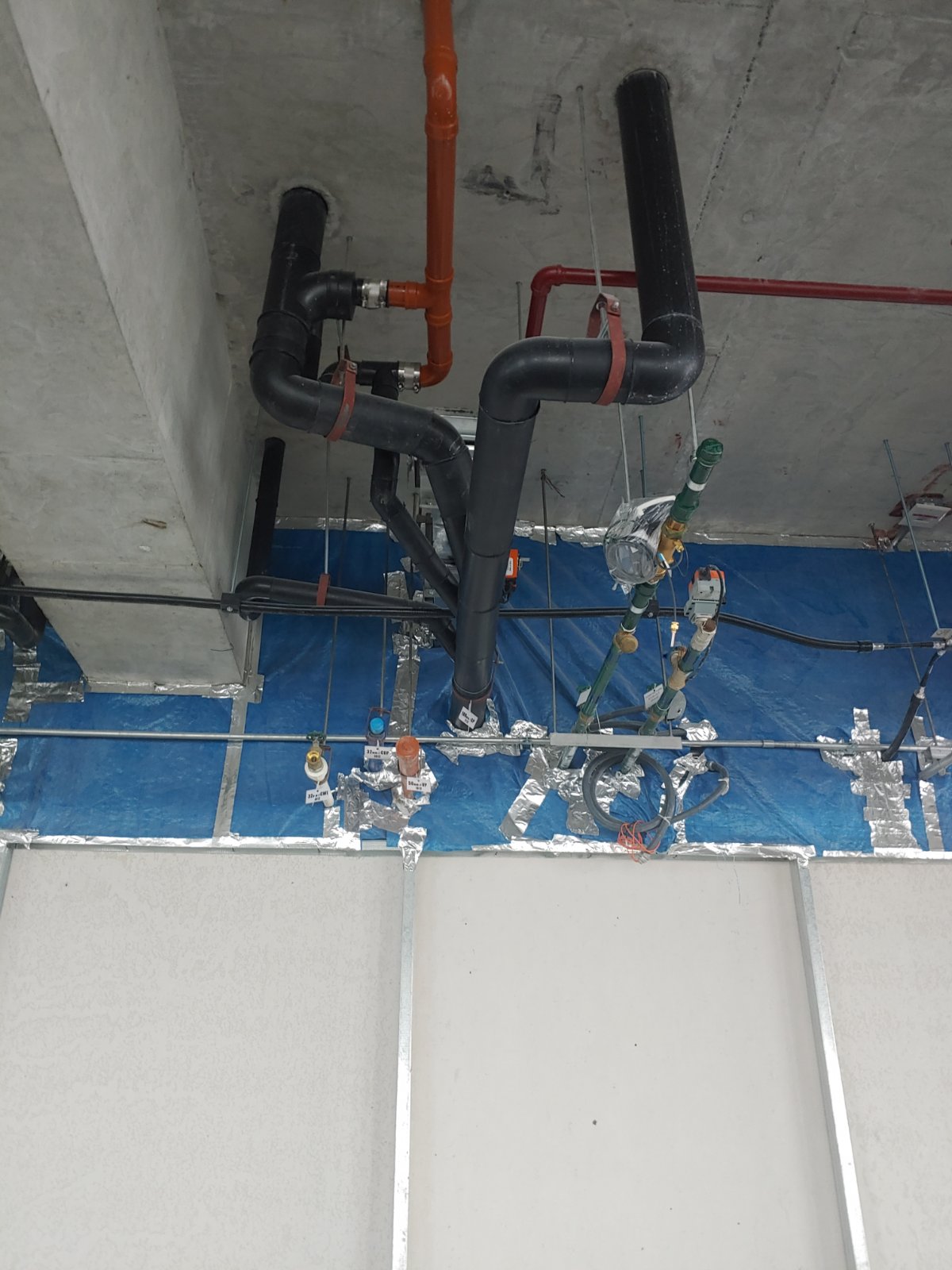 FOR SALE 81 SQM OFFICE SPACE WITH PARKING IN MAKATI