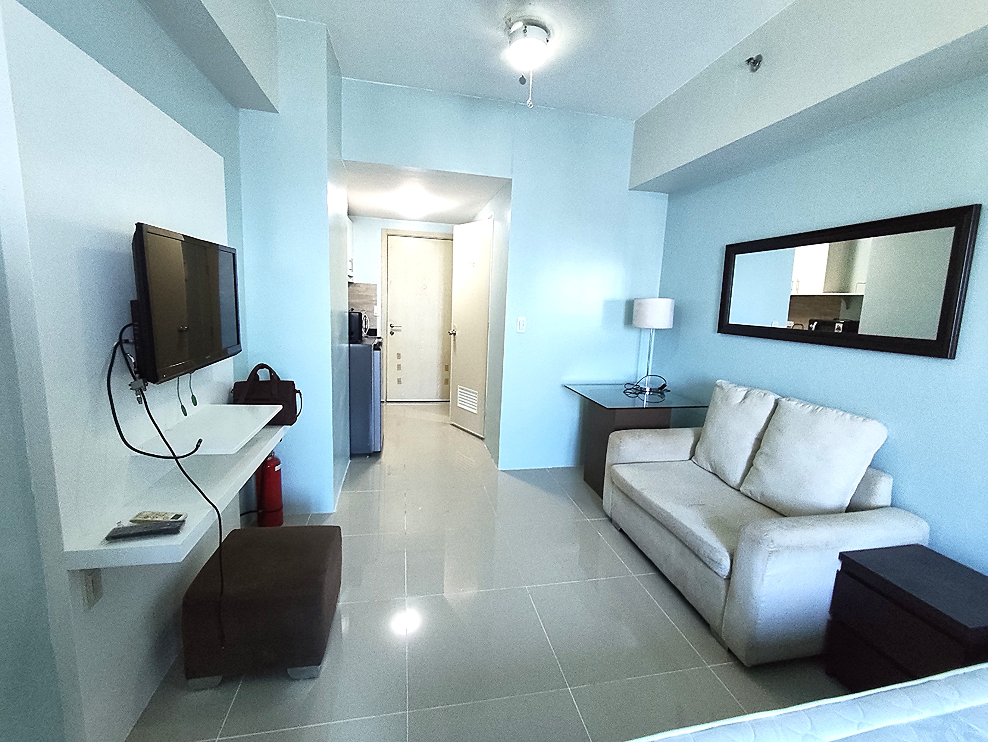 FOR RENT 1-BEDROOM UNIT AT JAZZ RESIDENCES MAKATI