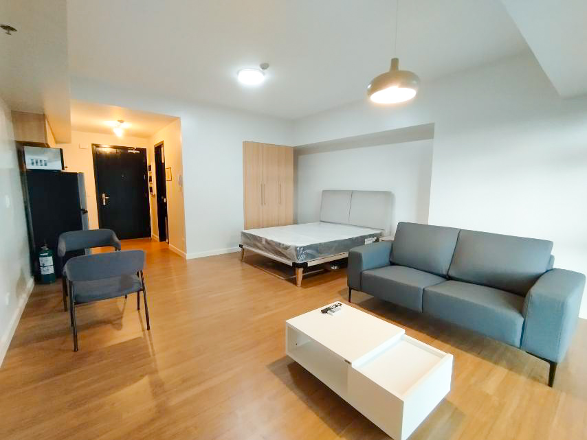 FULLY FURNISHED STUDIO FOR SALE AT PARK TRIANGLE BGC