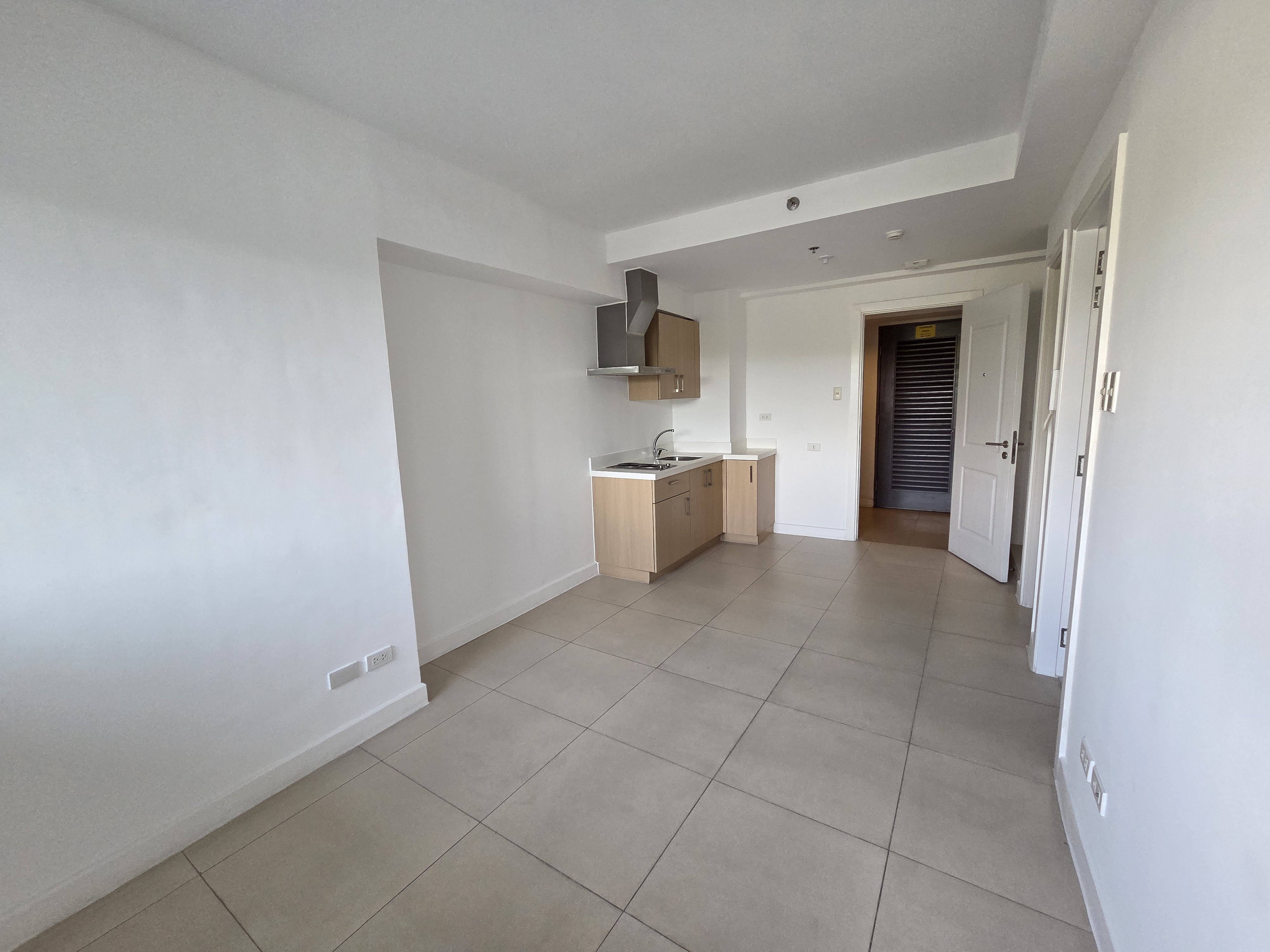 1-Bedroom Condo for Sale at The Residences at Commonwealth Quezon City