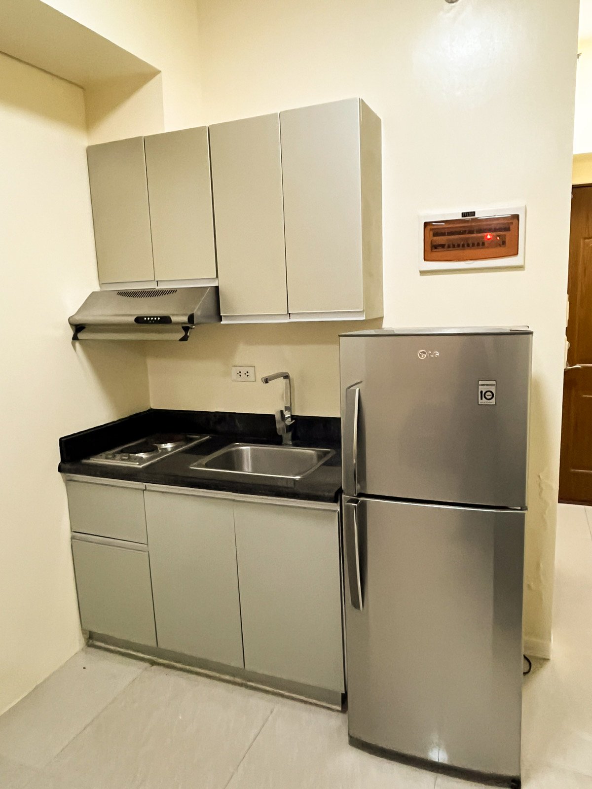 24 sqm Studio Condo for Lease at The Beacon Makati