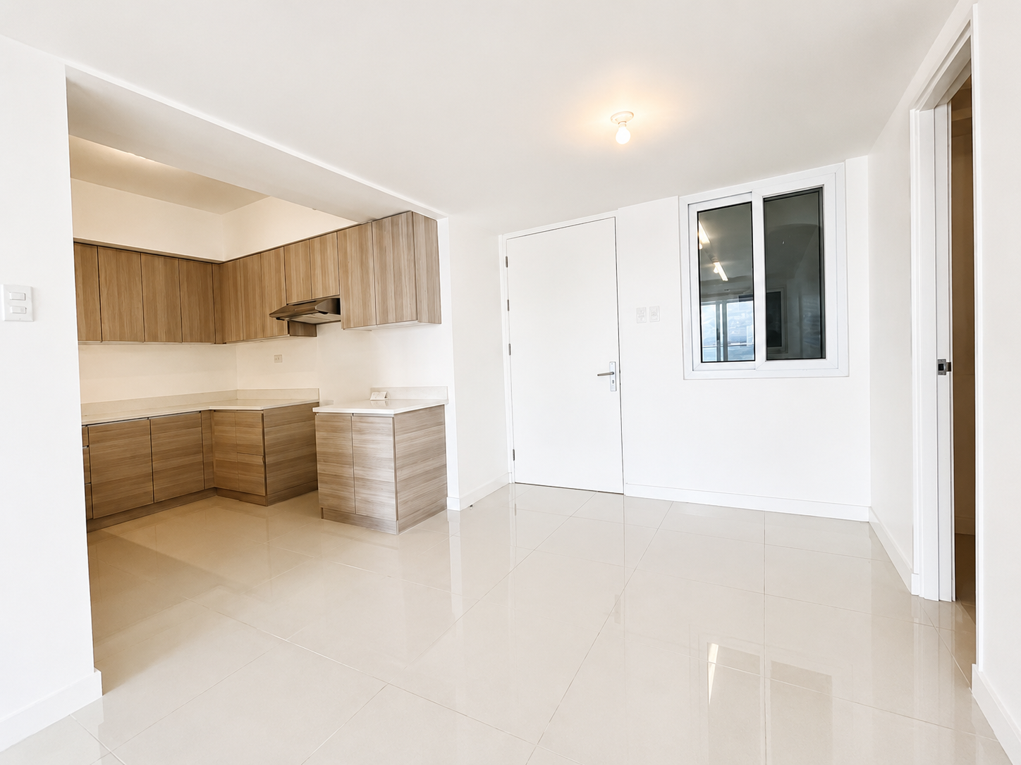 97 sqm 2 Bedroom Condo for Sale at Oak Harbor Residences Parañaque