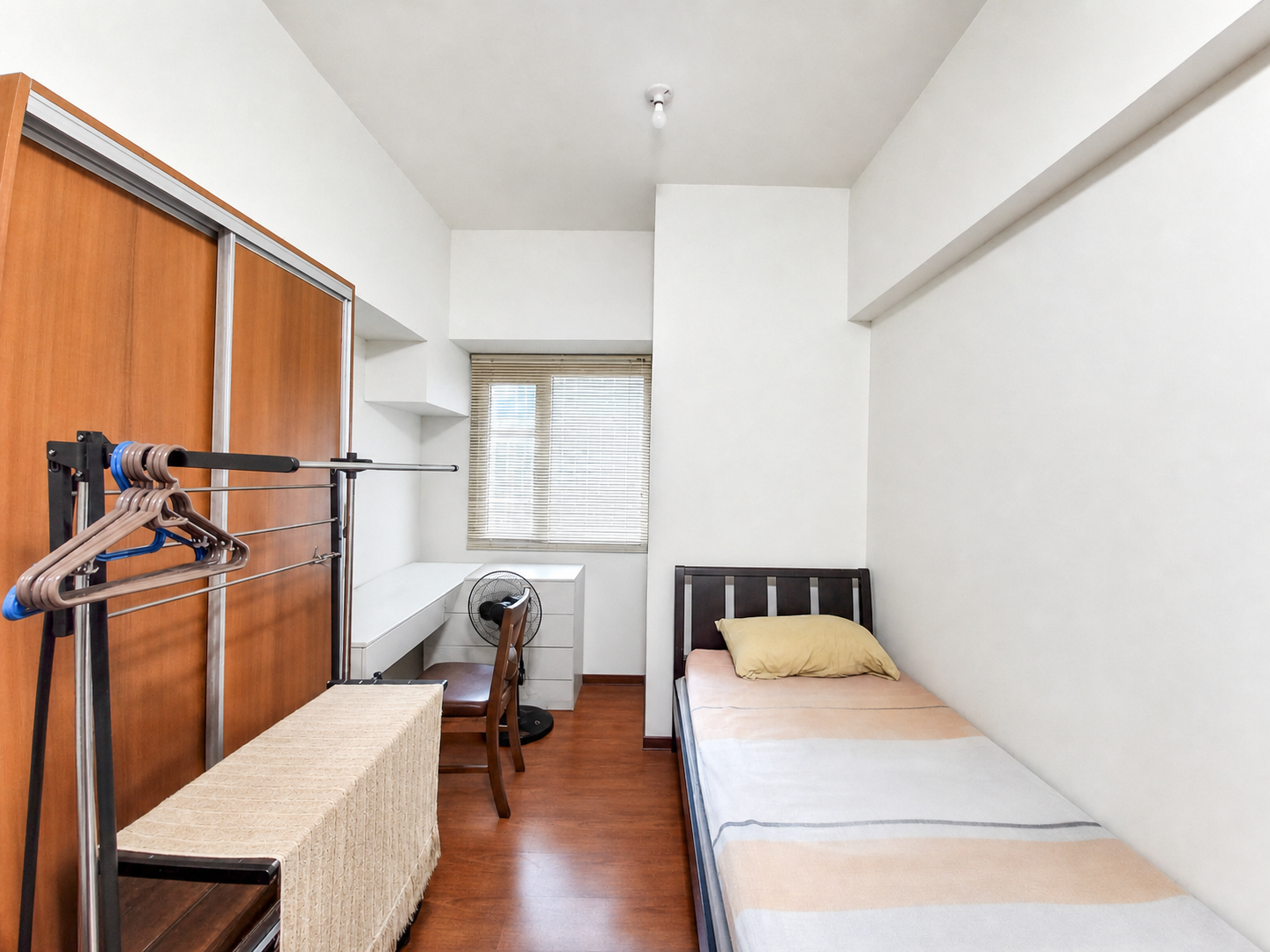22 sqm Fully Furnished Studio Condo for Sale at Eton Tower Makati
