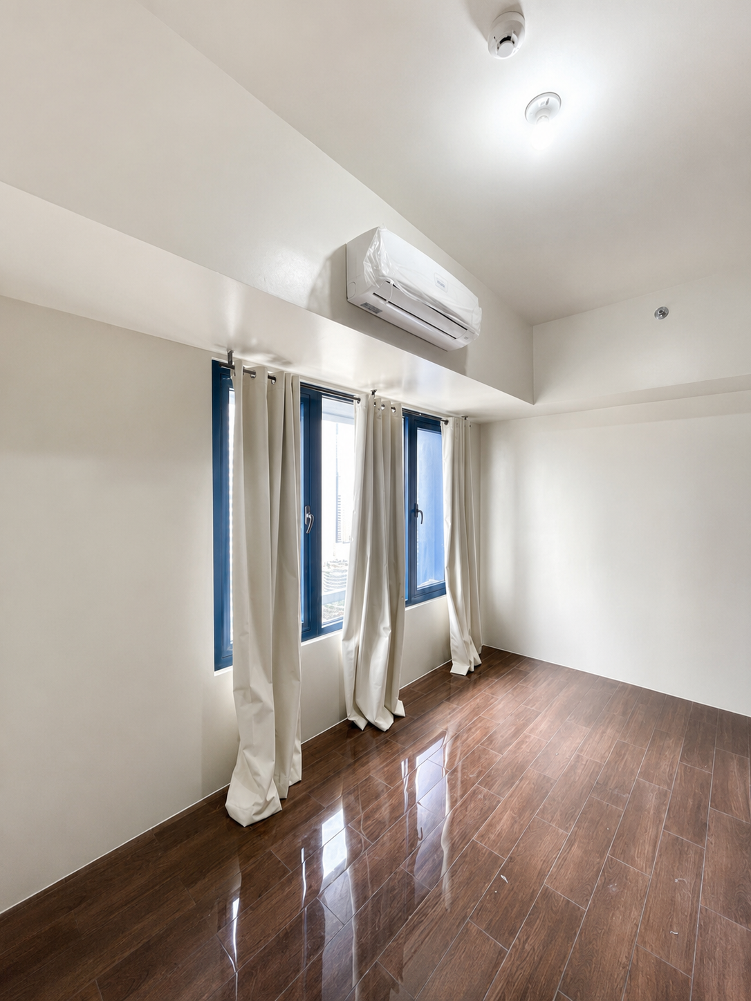 36 sqm Semi Furnished 2 Bedroom Condo for Rent at Air Residences Makati