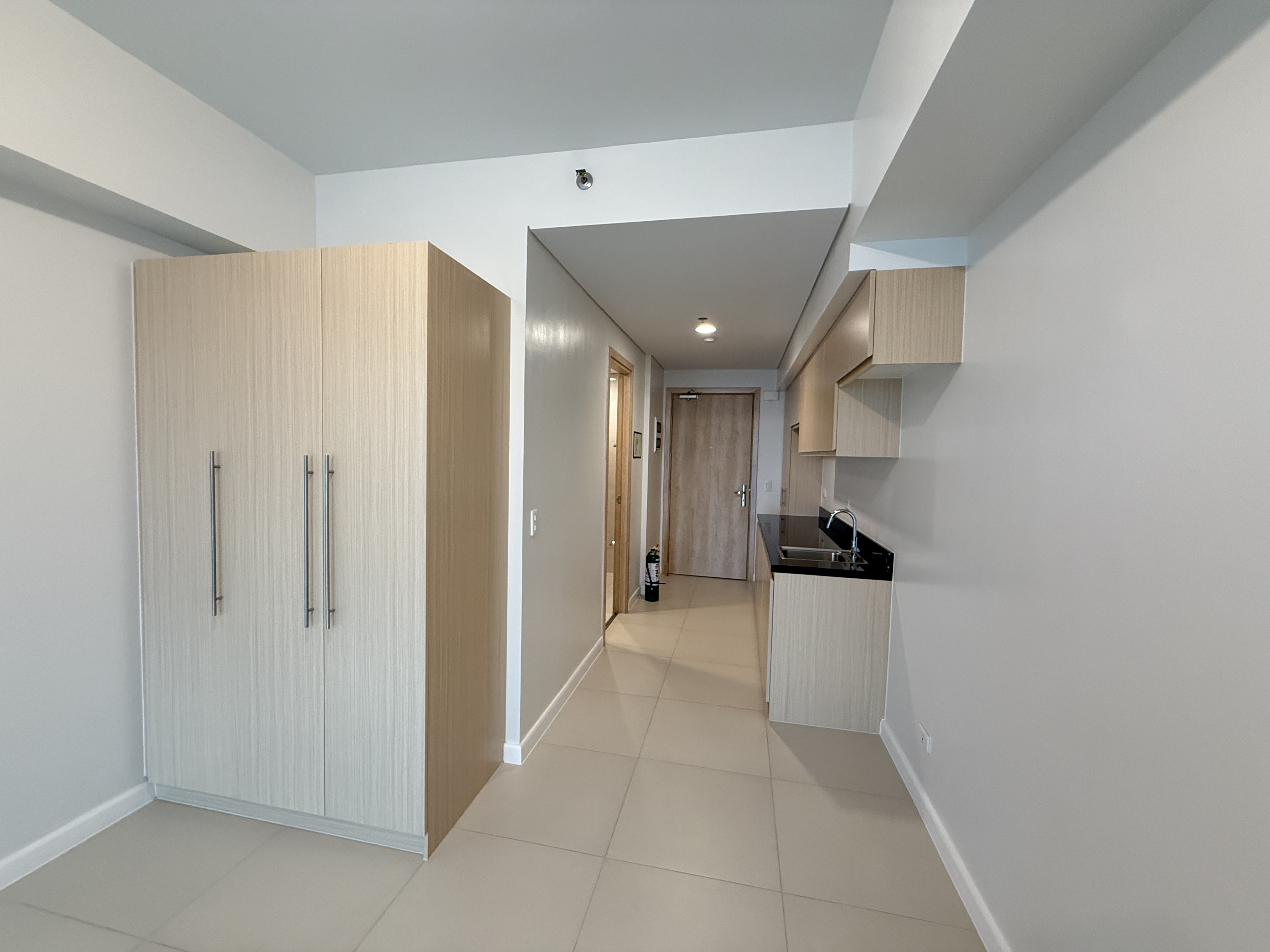 FOR SALE STUDIO UNIT AT CALLISTO TOWER 1 MAKATI