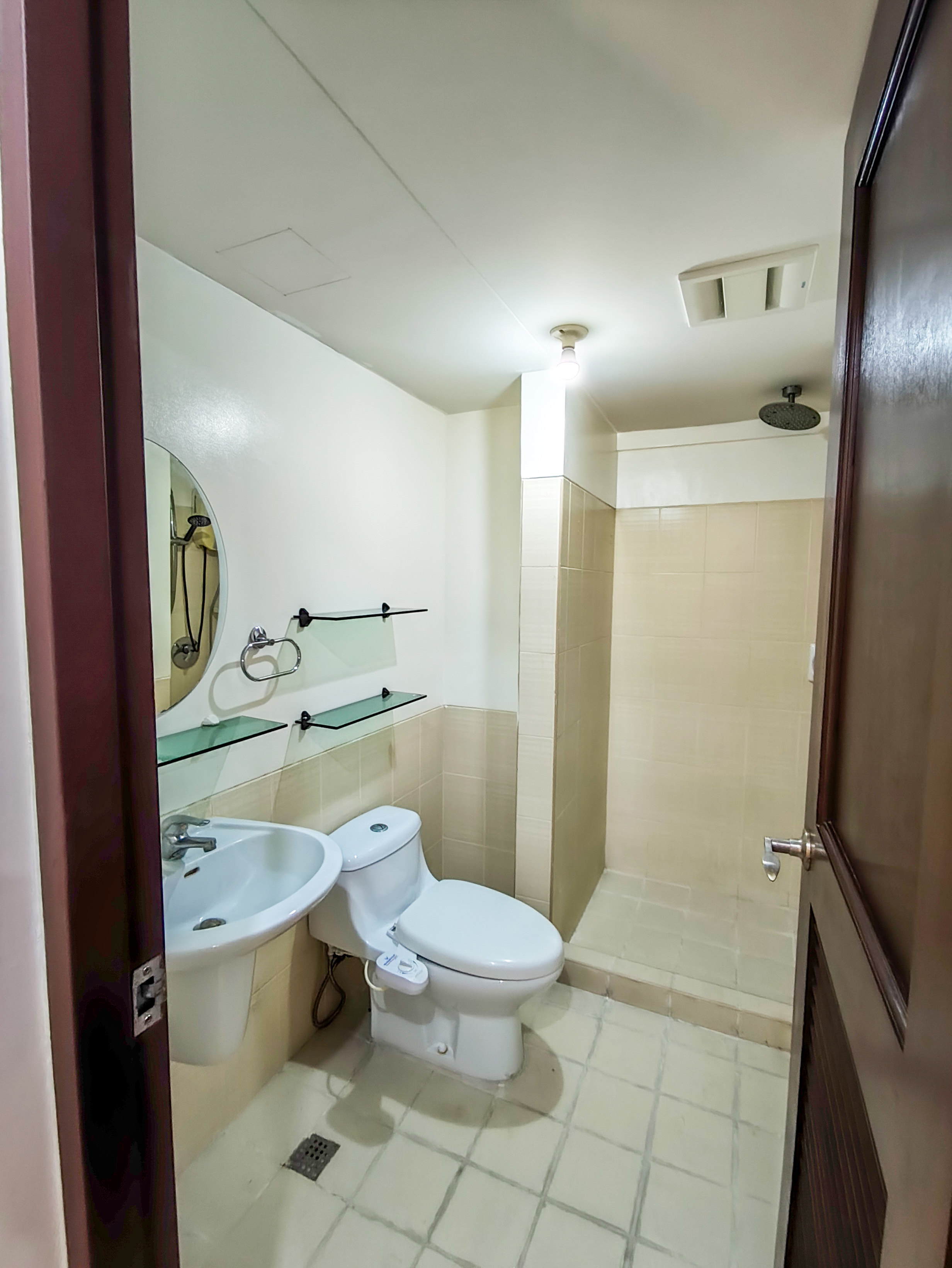 3-Bedroom Condo for Rent at Ohana Place, Las Piñas