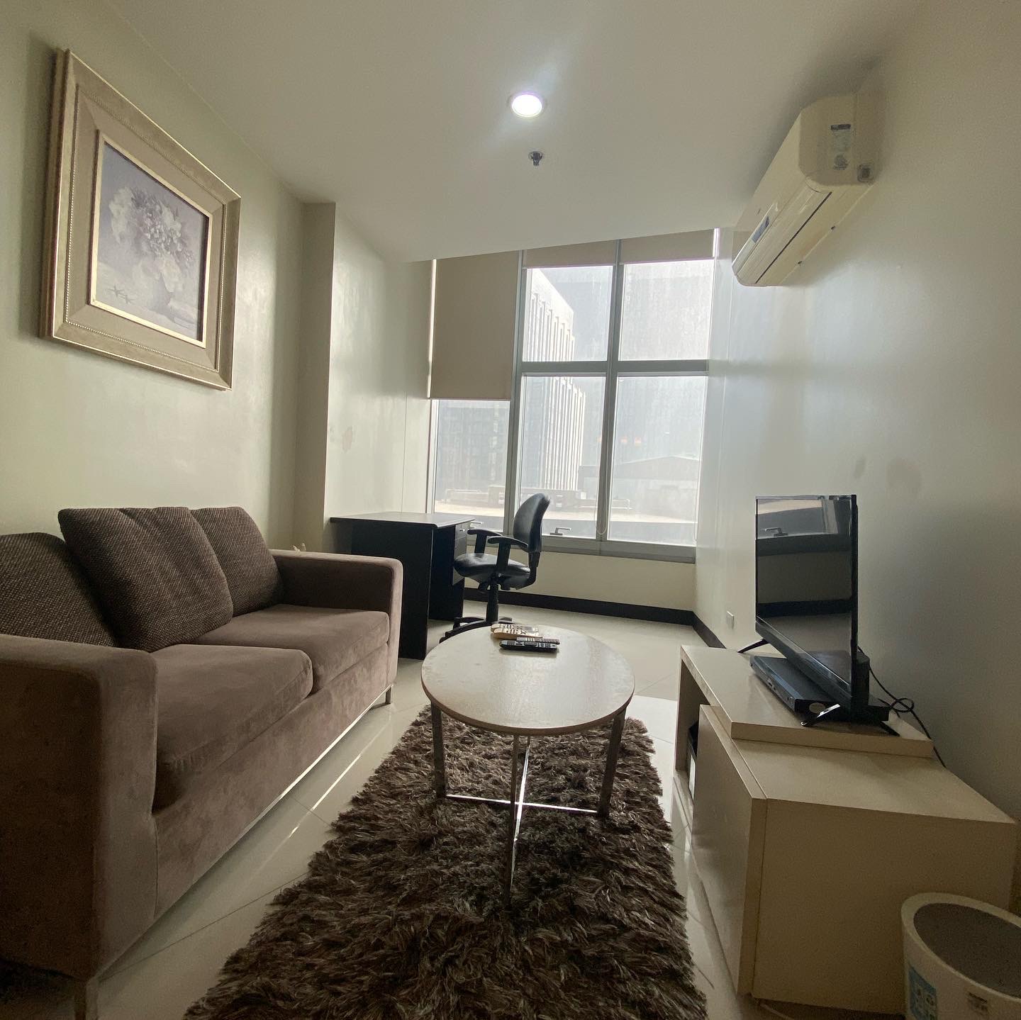 For lease One Bedroom unit in One Central Salcedo Makati