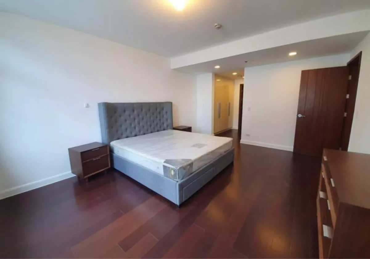 Fully furish unit with 2 bedroom @East Gallery Place located at BGC Taguig