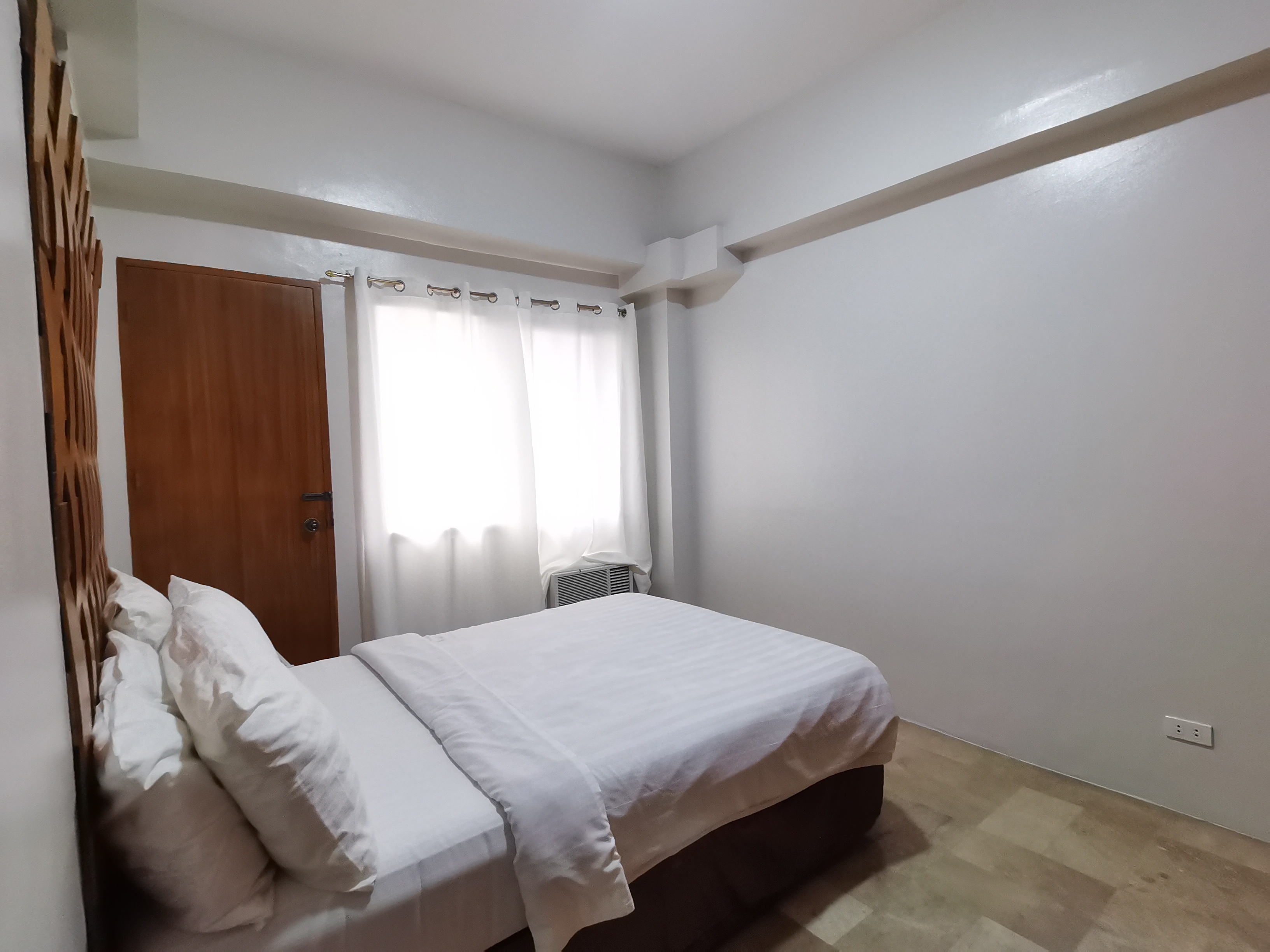 2 Bedrooms for Rent in Cebu City near Landers Supermarket